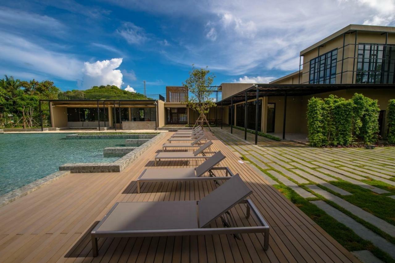 The Gallery Hotel Nai Harn Bagian luar foto