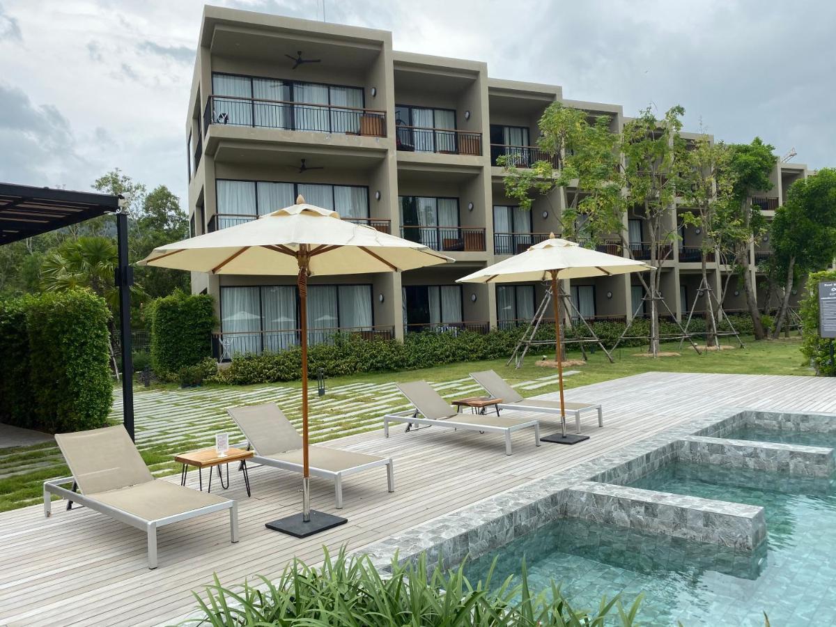 The Gallery Hotel Nai Harn Bagian luar foto